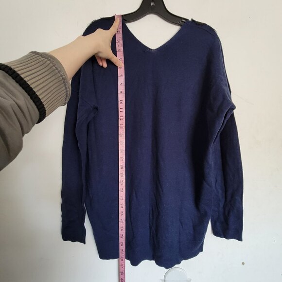 NEW Express Wool V Neck Long Sleeve Pullover Sweater Black Lace Shoulder Large - Picture 10 of 15